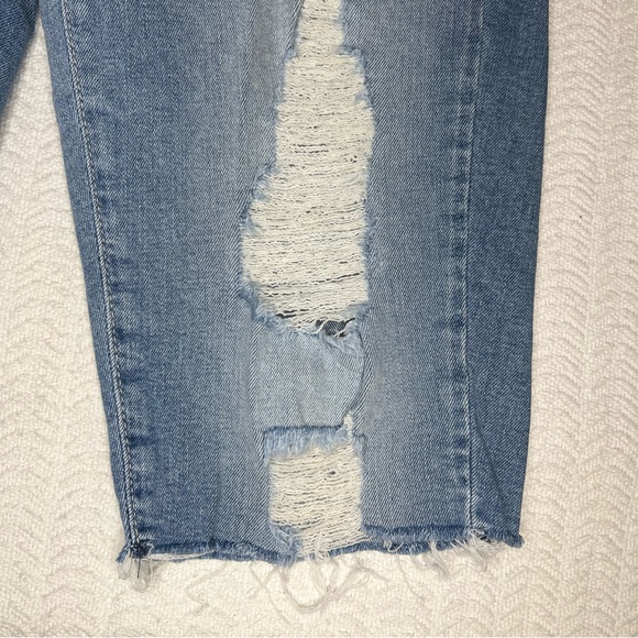 guess / distressed light wash bermuda jean shorts size 28 - Picture 7 of 8